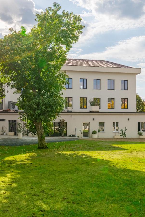 Hotel Osetia Garden Momtschilgrad Exterior foto